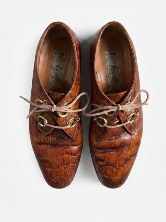 Shoes - Vintage 90s Italian Leather Crocodile Embossed Oxfords - Gold Gancini-Style Hard